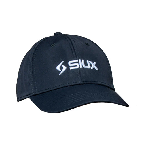 Gorra deportiva de padel Siux 2026 color negro con logotipo bordado para proteccion solar. 